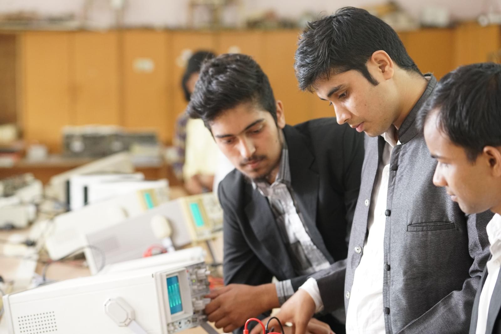 Godavari Global University Labs photo 15